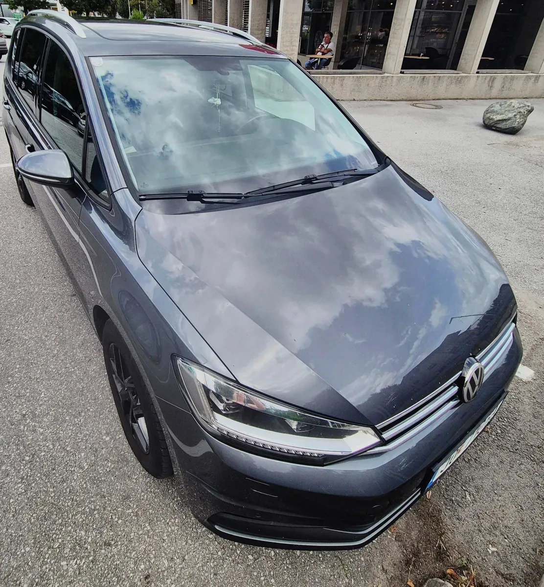 Volkswagen Touran 2018 photo 2