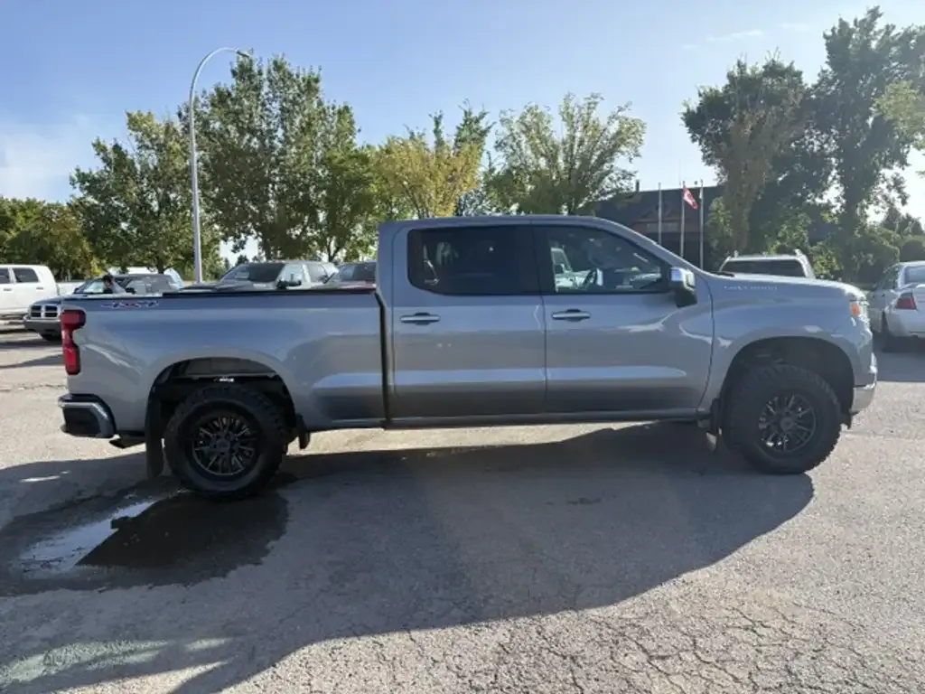 Chevrolet Silverado 1500 2024 photo 3