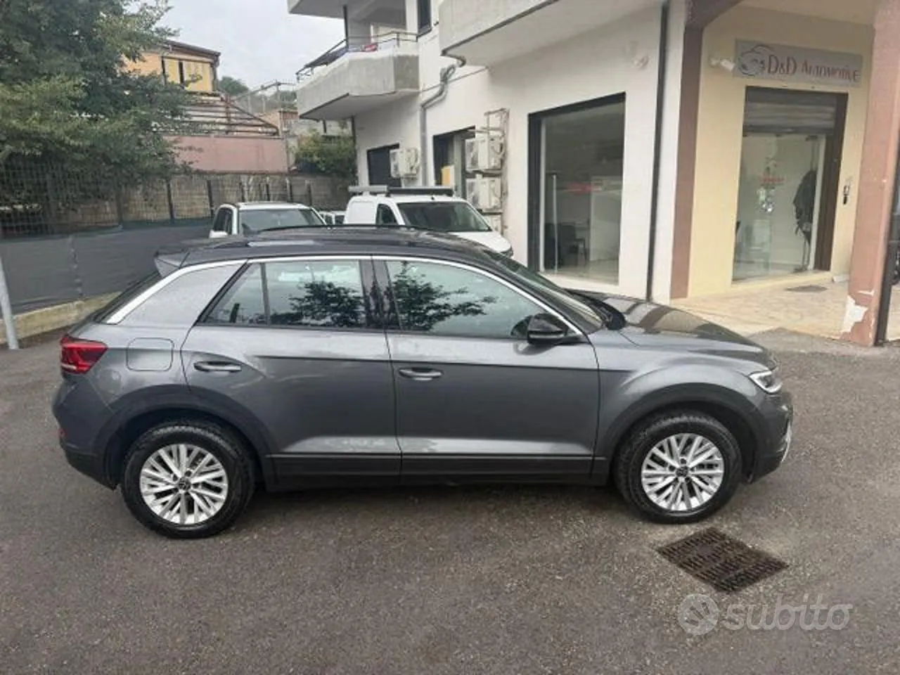 Volkswagen T-Roc 2023 photo 3