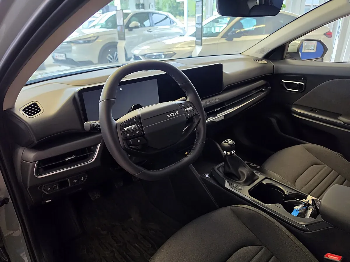 Kia K4 photo 3