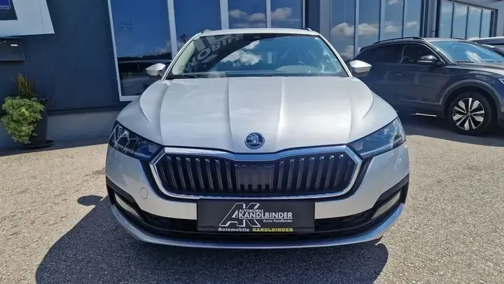 Skoda Octavia 2023 photo 2
