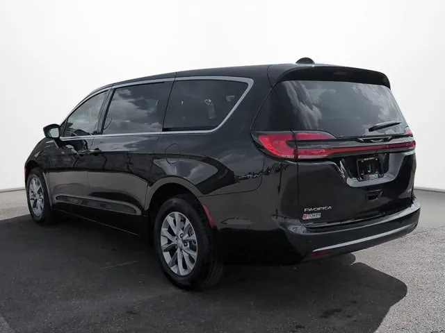 Chrysler Pacifica 2027 photo 5