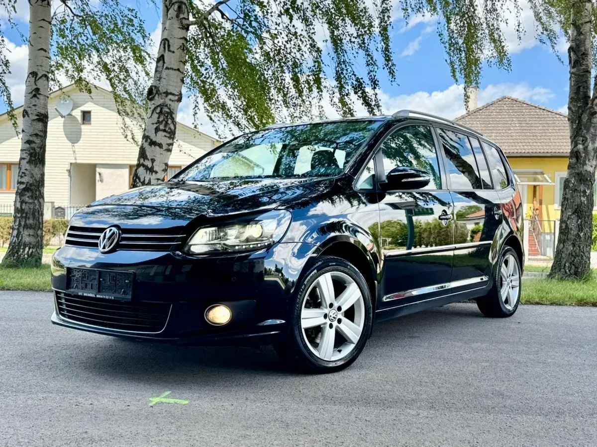 Volkswagen Touran 2011 photo 3