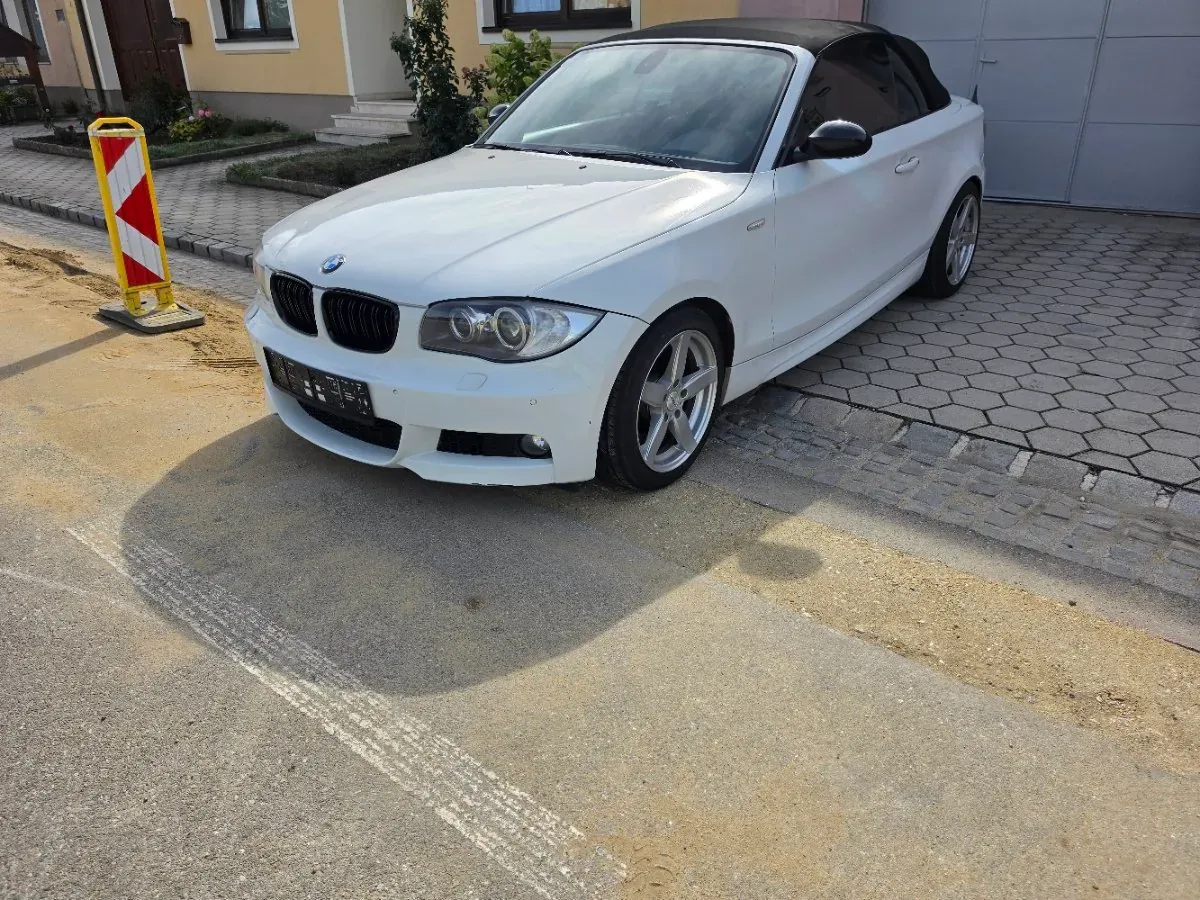 BMW 1 Series 2009 photo 2