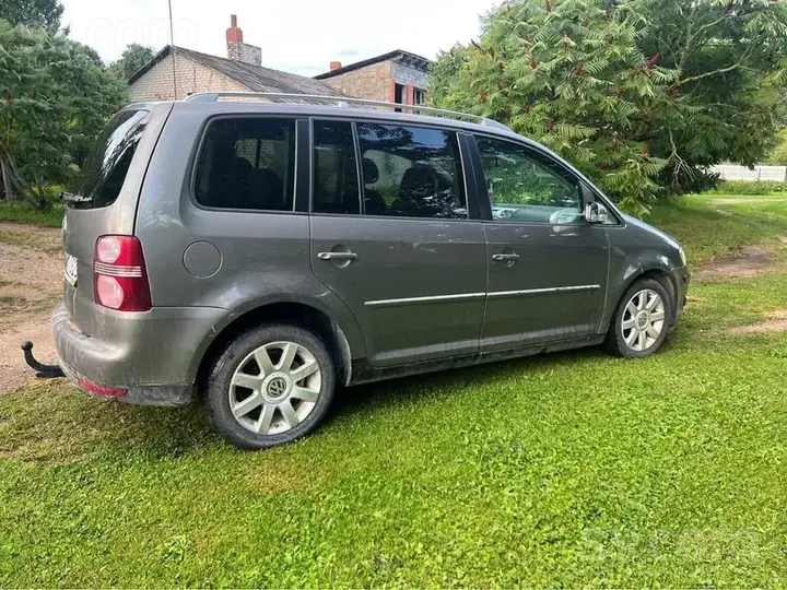 Volkswagen Touran 2007 photo 3