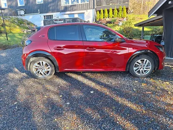 Peugeot 208 2020 photo 2