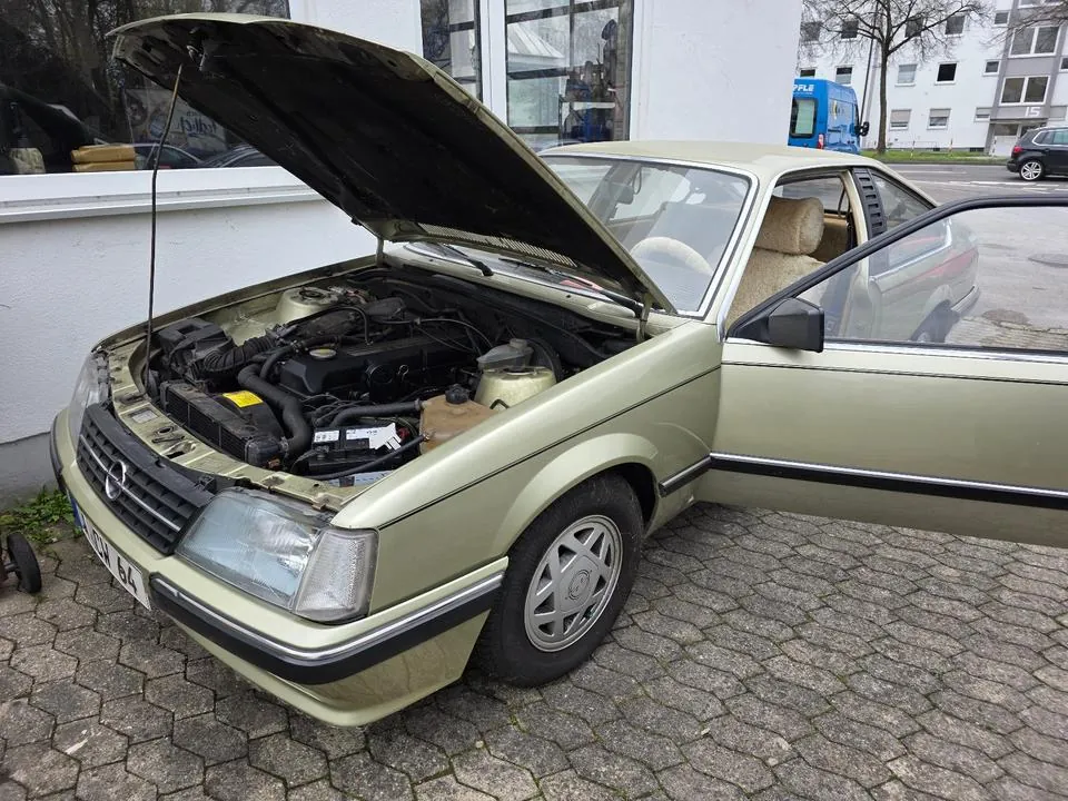 Opel Monza