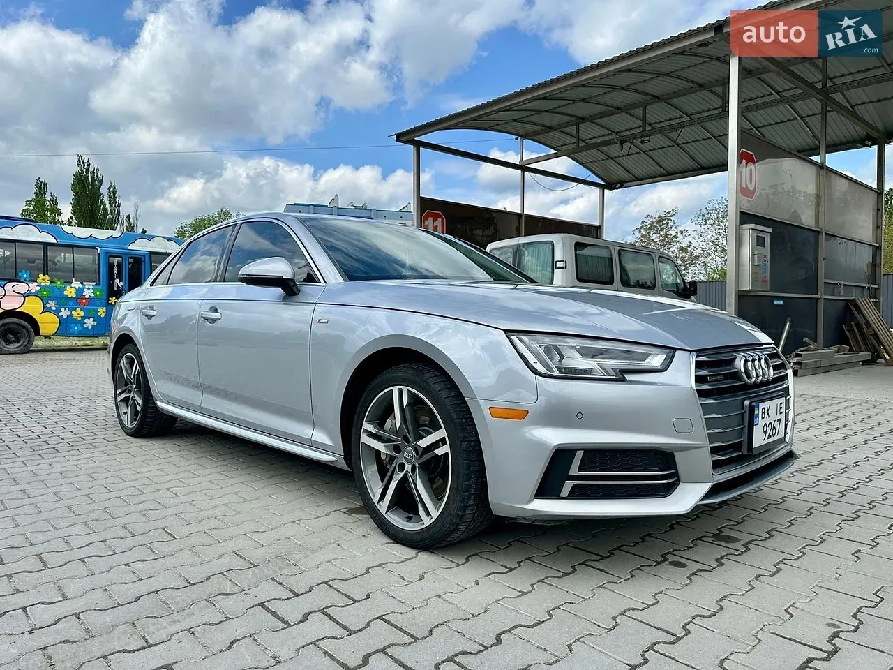 Audi A4 2018 photo 2