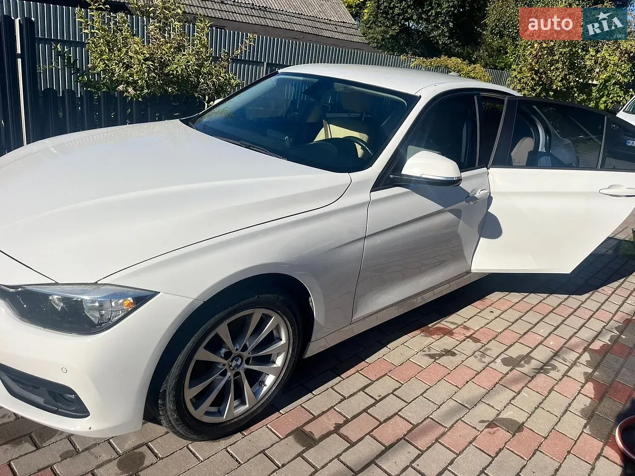 BMW 3 Series 2016 photo 4