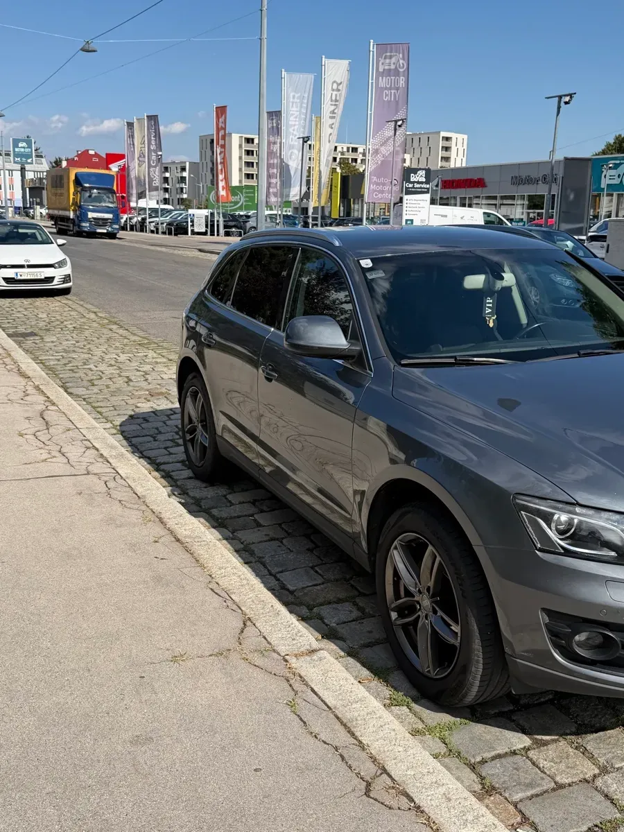 Audi Q5 2012 photo 2