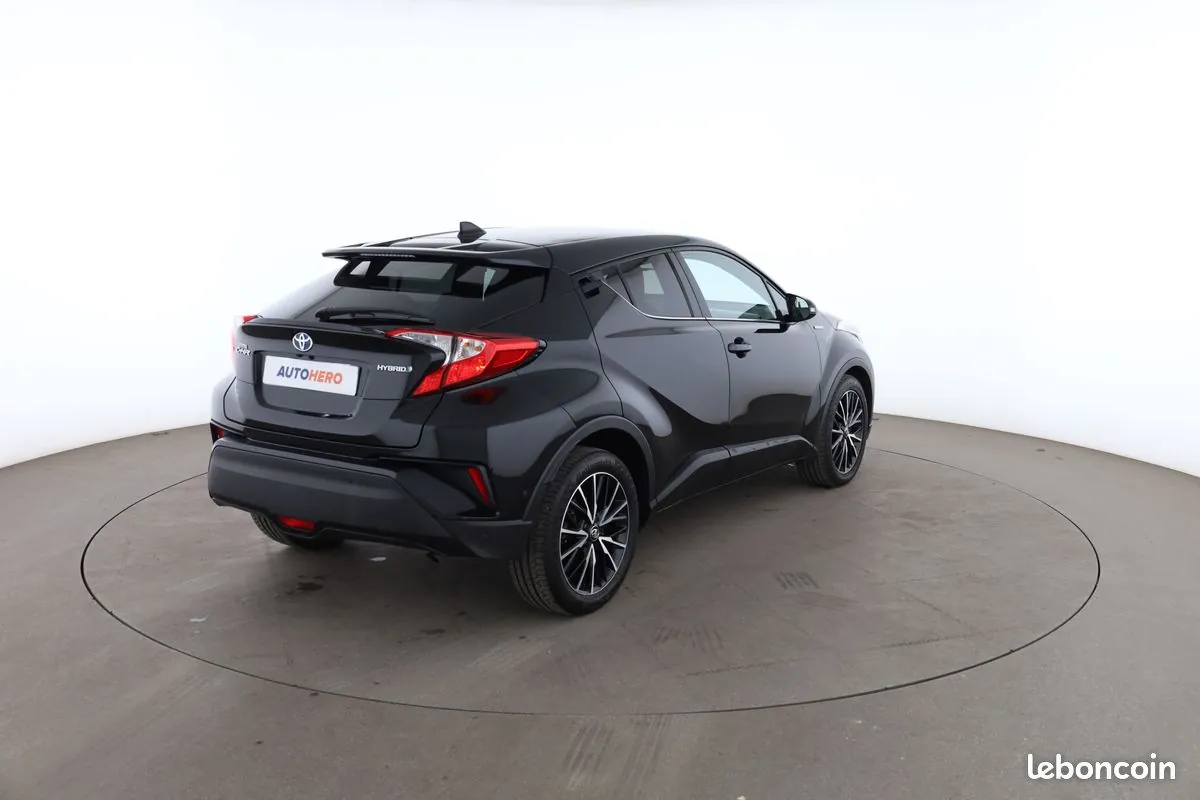 Toyota C-Hr 2017 photo 3