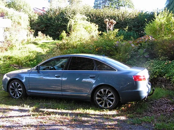 Audi A6 2010 photo 2