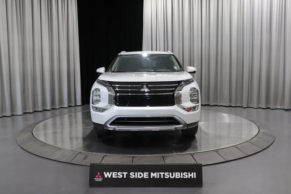 Mitsubishi Outlander 2026 photo 2