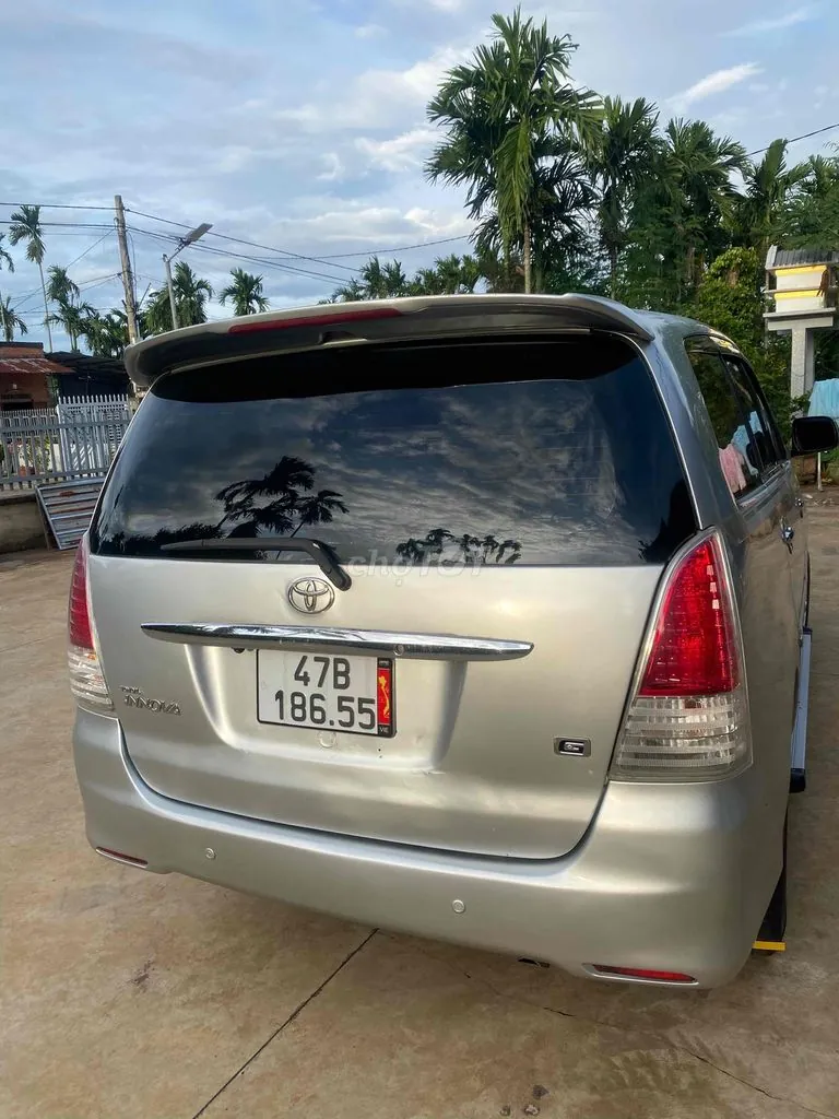 Toyota Innova 2012 photo 3