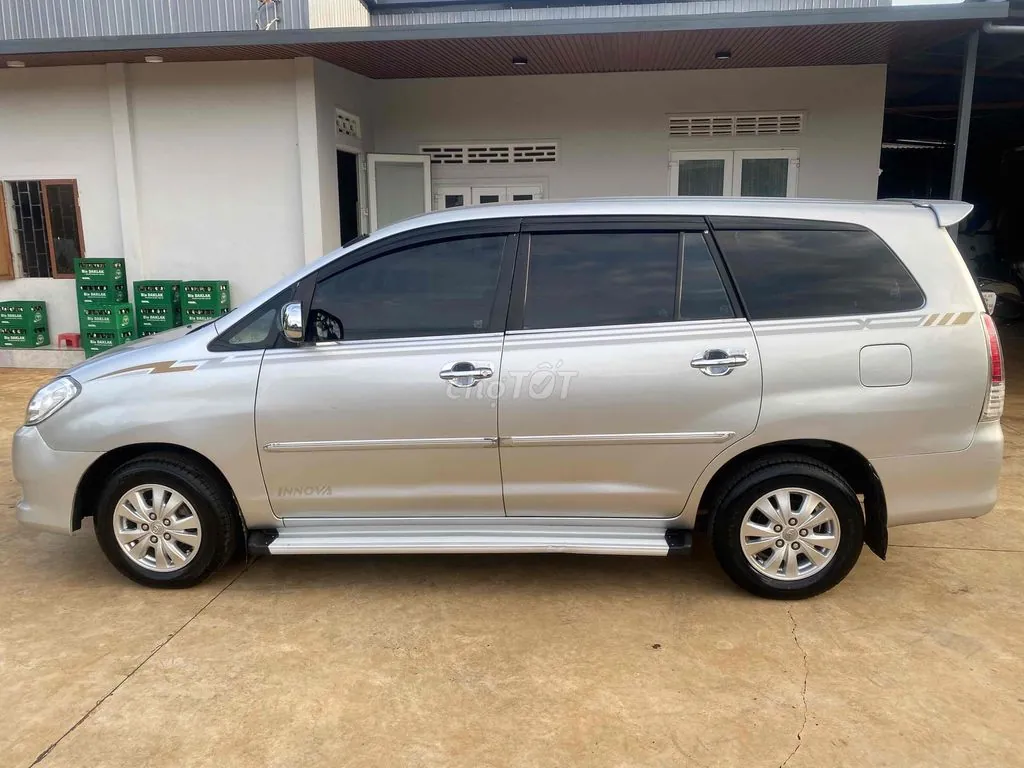 Toyota Innova 2012 photo 4