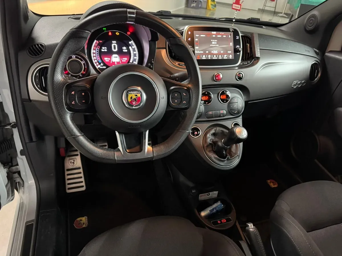 Abarth 500 2018 photo 2