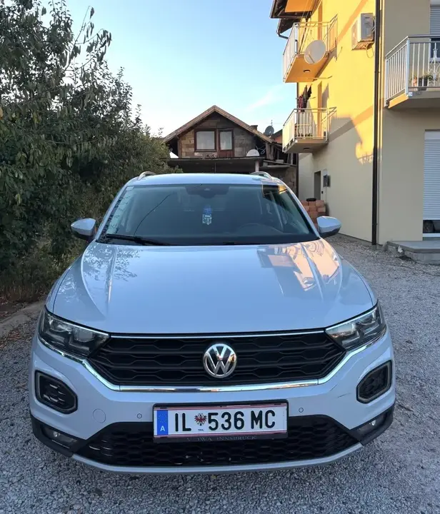 Volkswagen T-Roc 2018 photo 2