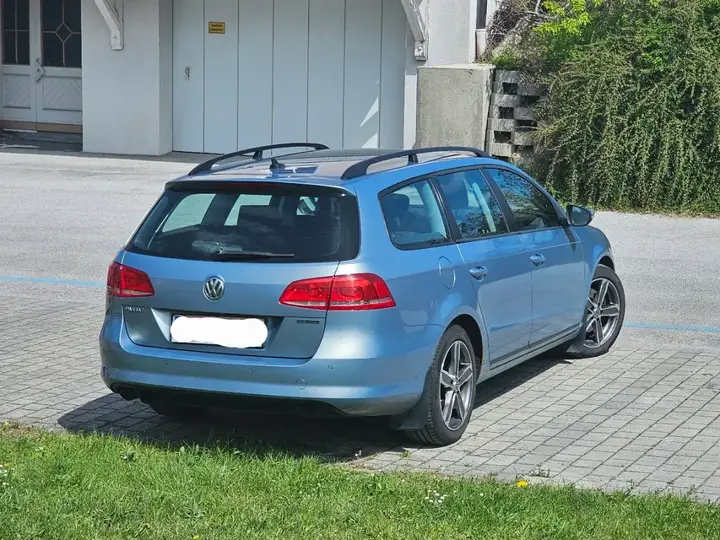 Volkswagen Passat 2012 photo 3