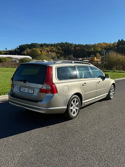 Volvo V70 2008 photo 2
