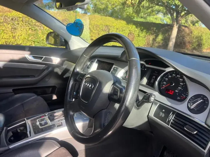 Audi A6 Avant 2010 photo 4