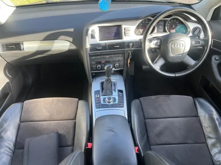 Audi A6 Avant 2010 photo 5