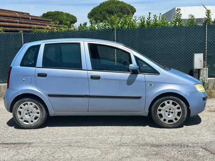 Fiat Idea 2006 photo 2