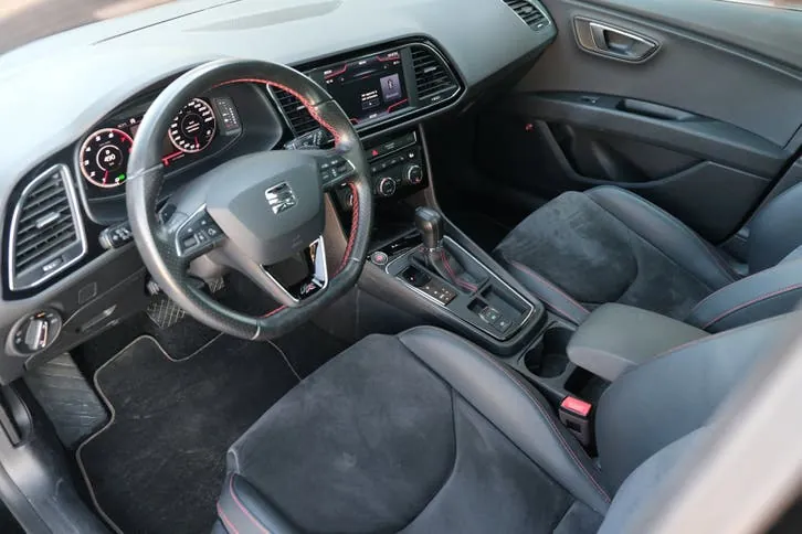 Seat Leon 2019 photo 2