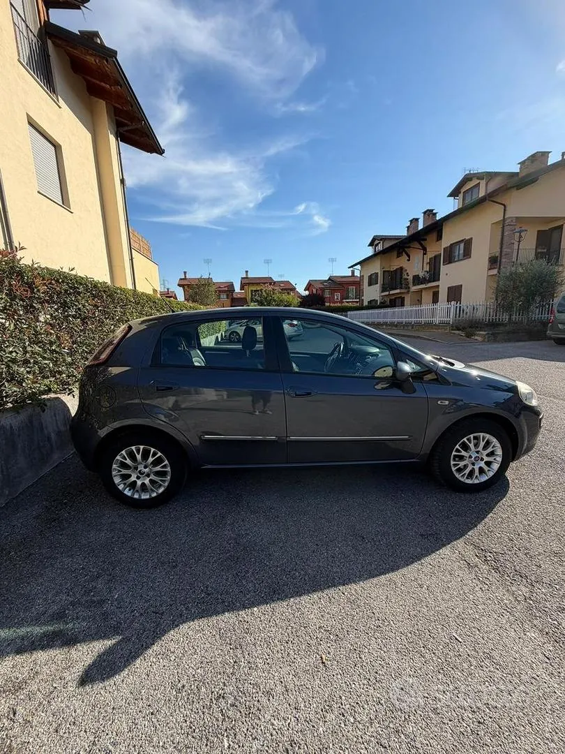 Fiat Punto Evo 2012 photo 2
