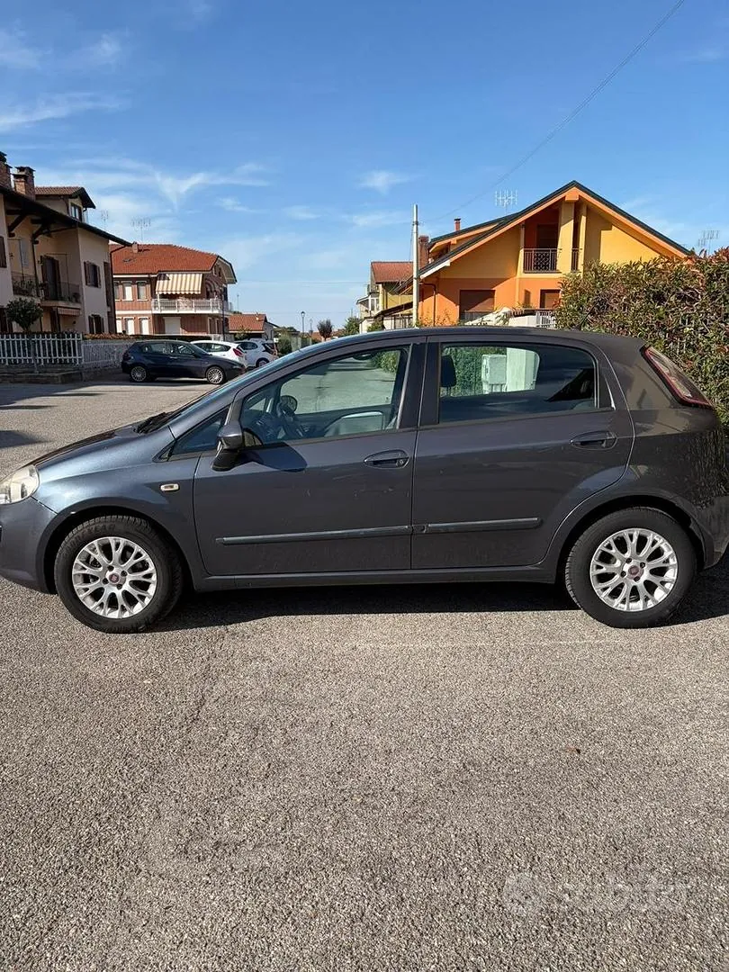 Fiat Punto Evo 2012 photo 3