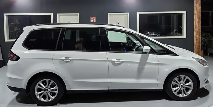 Ford Galaxy 2016 photo 2