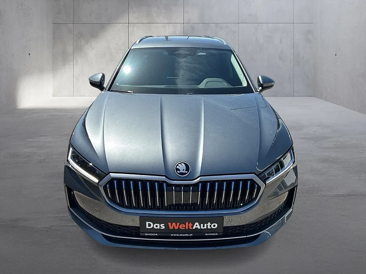 Skoda Superb 2025 photo 2
