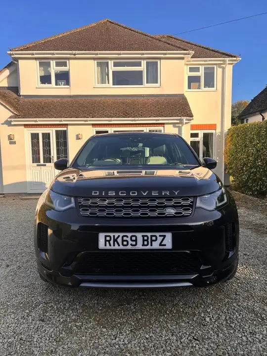 Land Rover Discovery Sport 2019 photo 2