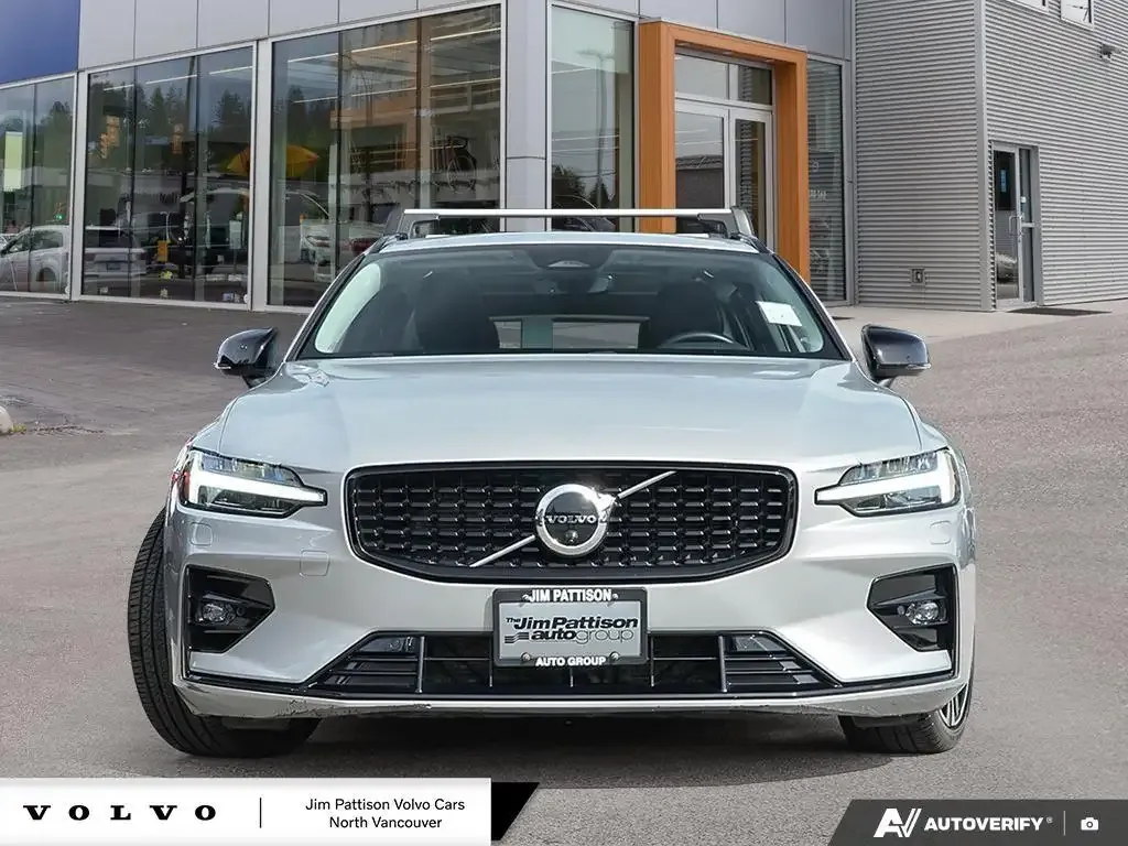 Volvo V60 2023 photo 2