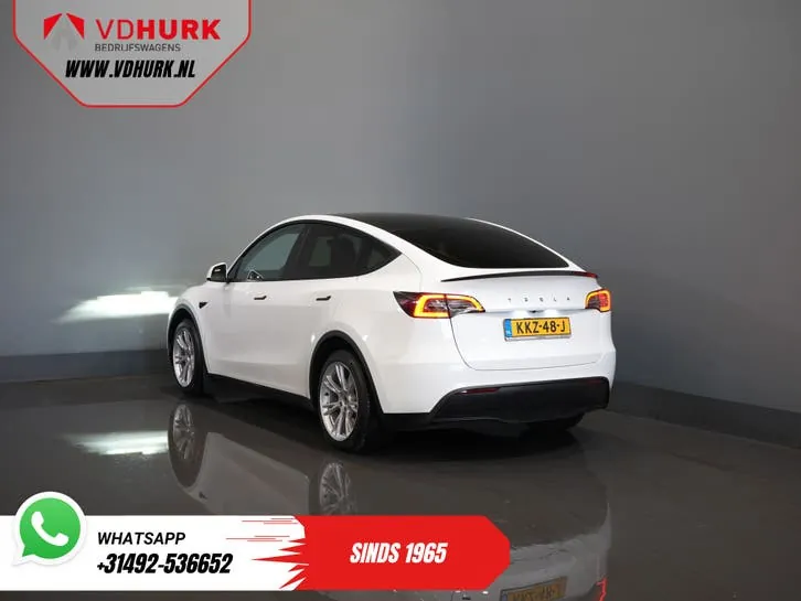 Tesla Model Y 2023 photo 2