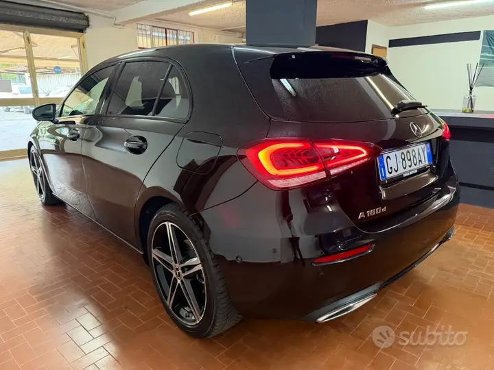 Mercedes-Benz A 180 2022 photo 4