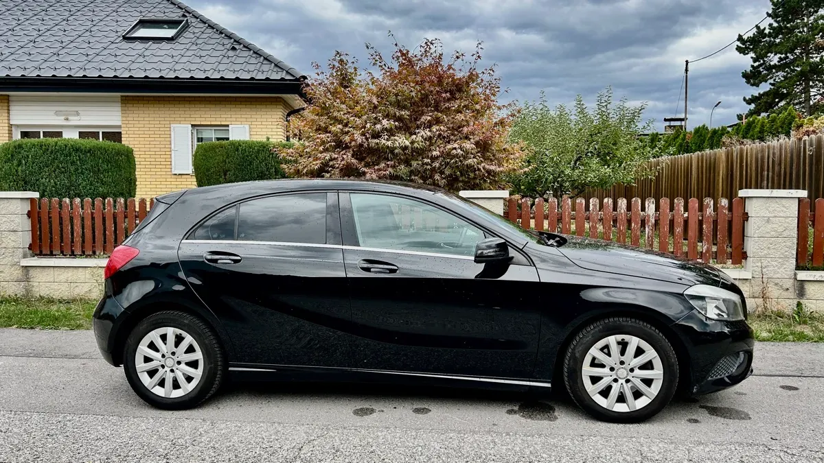 Mercedes-Benz A-Class 2012 photo 3