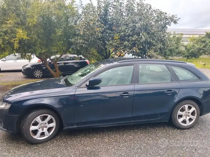 Audi A4 2010 photo 3