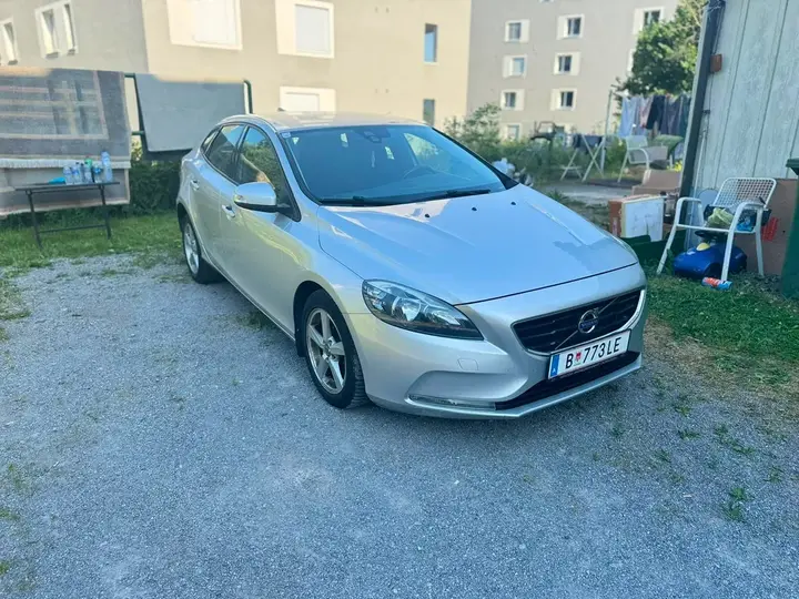 Volvo V40 2015 photo 2