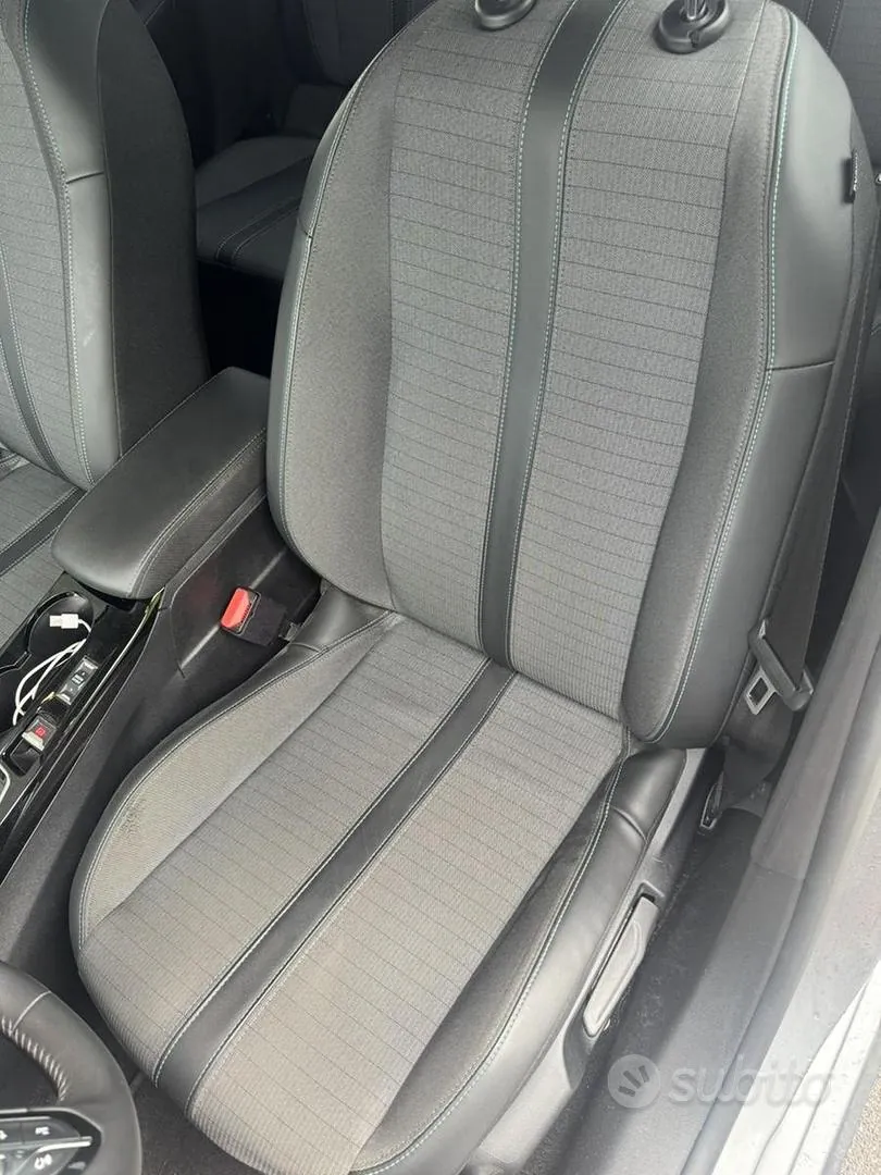 Peugeot 208 2023 photo 5