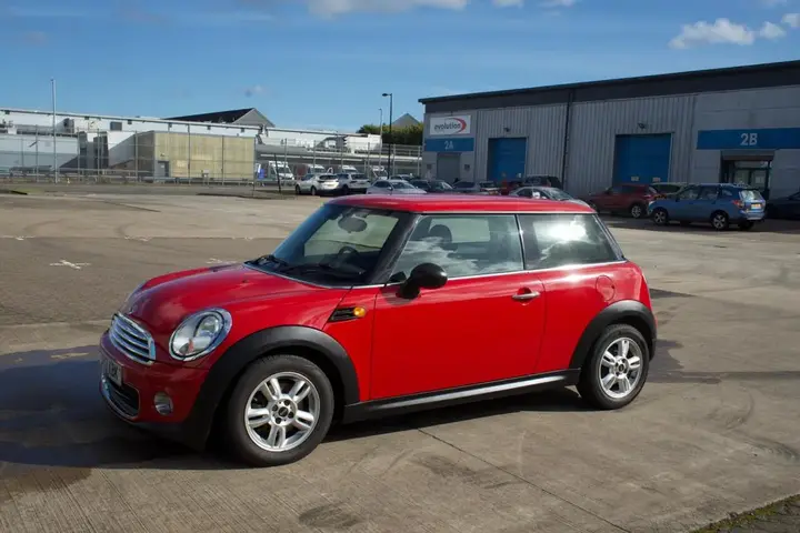 Mini One 2013 photo 3