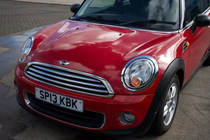 Mini One 2013 photo 2