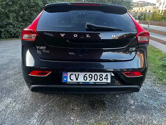 Volvo V40 2013 photo 2