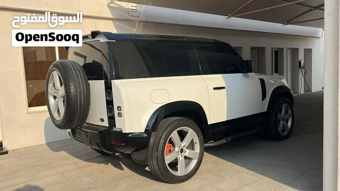 Land Rover Defender 2021 photo 2