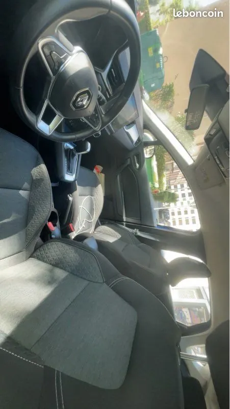 Renault Captur 2022 photo 2