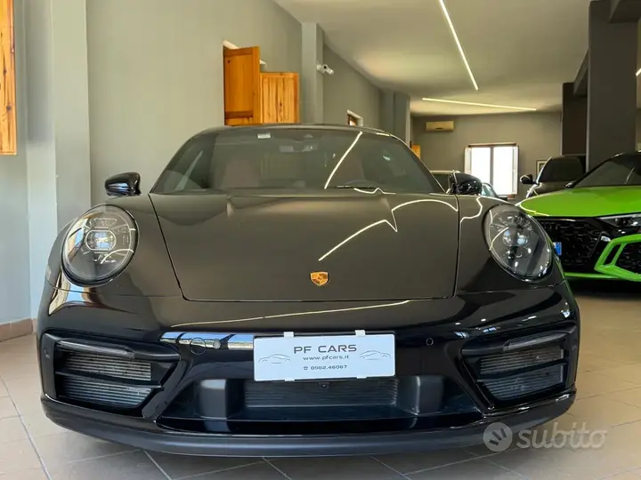 Porsche 911 2022 photo 2