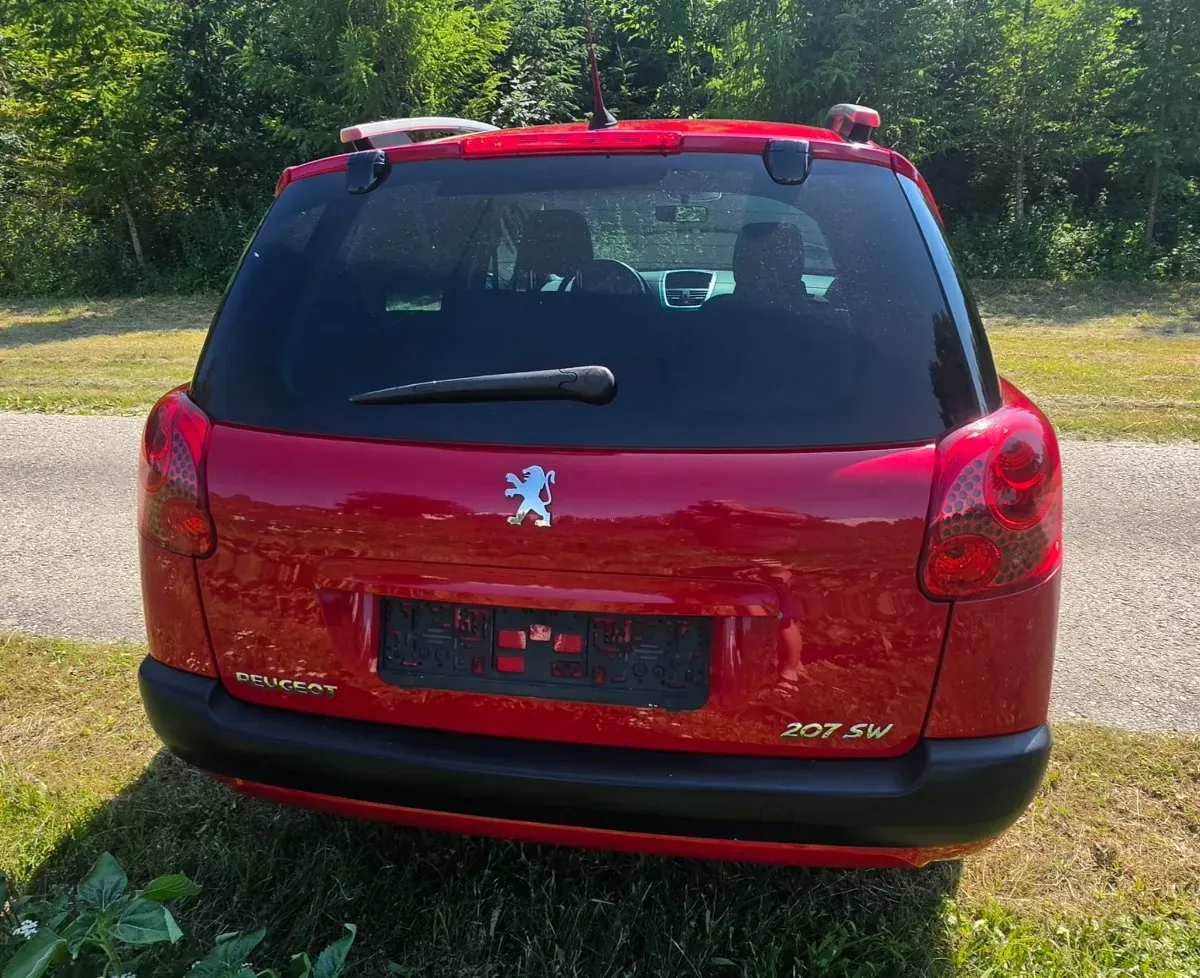 Peugeot 207 2007 photo 2