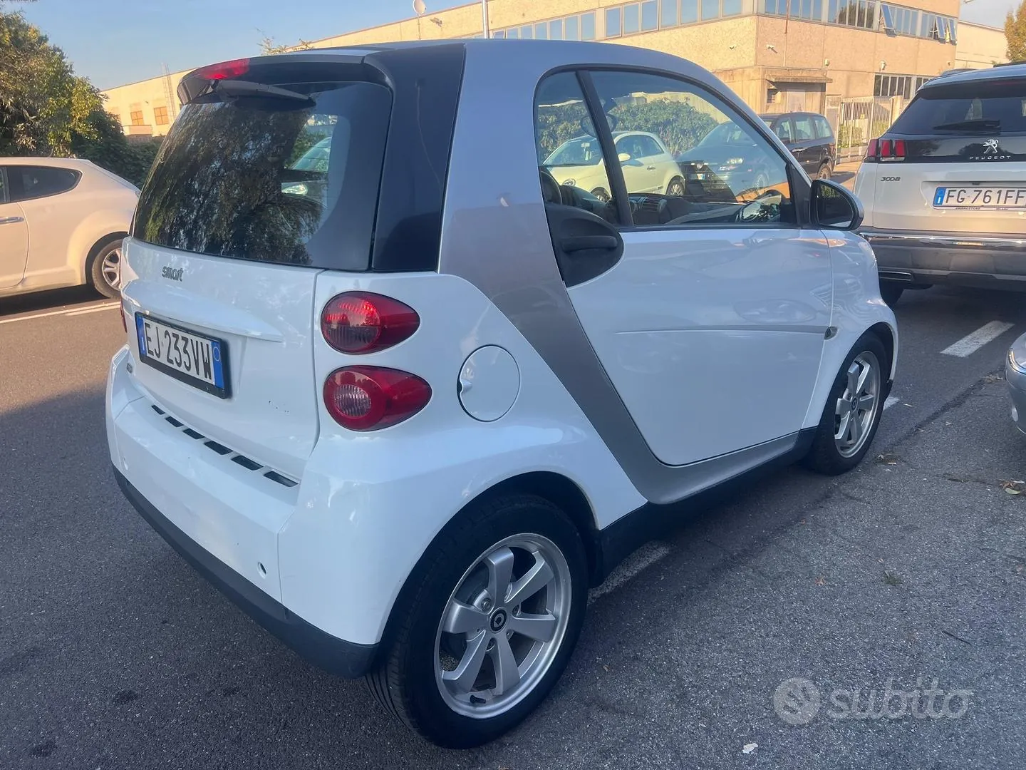 Smart Fortwo 2011 photo 4