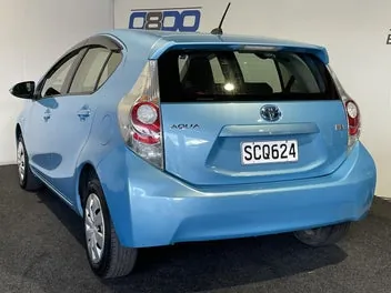 Toyota Aqua 2013 photo 5