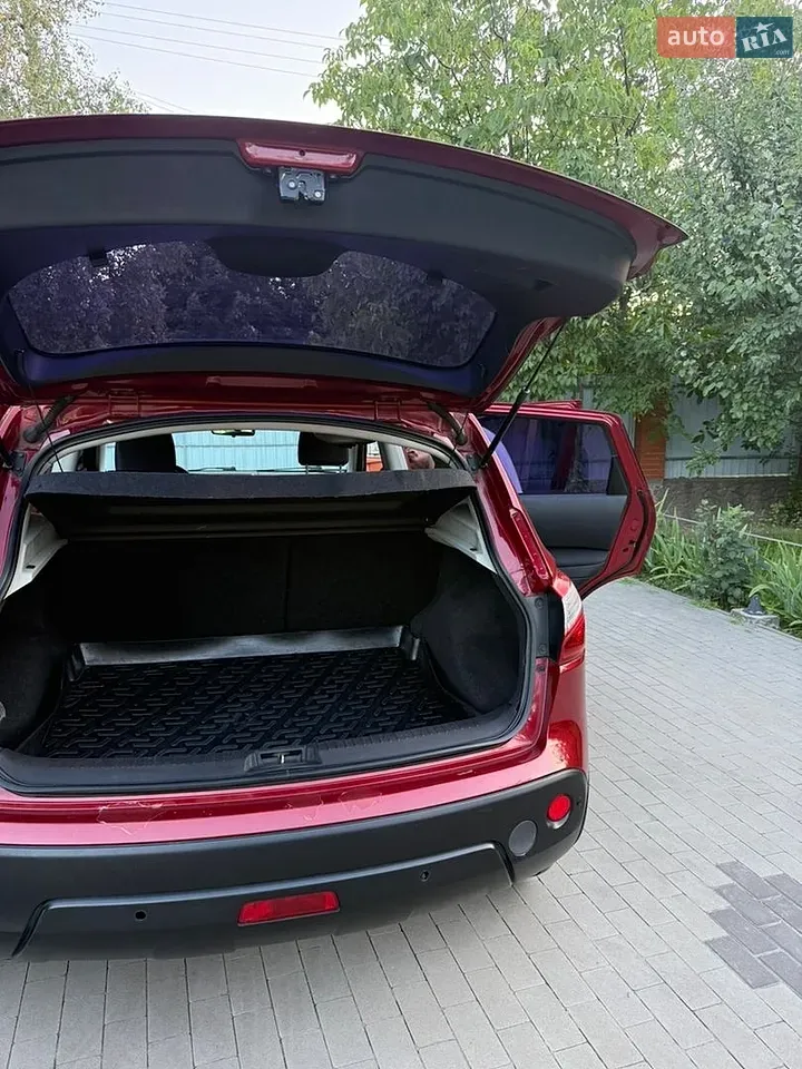 Nissan Qashqai 2012 photo 2