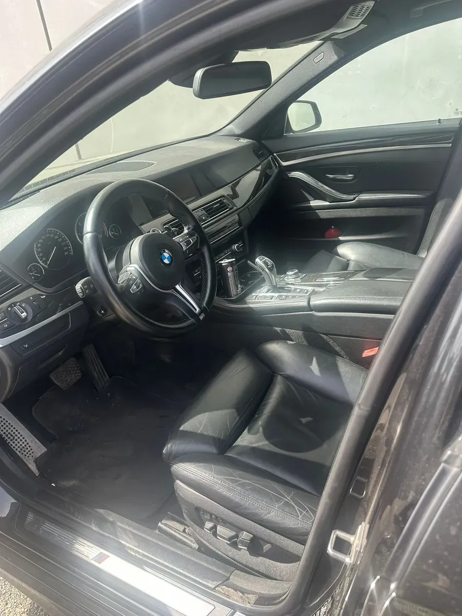 BMW 5 Series 2011 photo 3